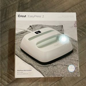 Cricut EasyPress 2- Craft heat-transfer press- New IN ORIGINAL BOX